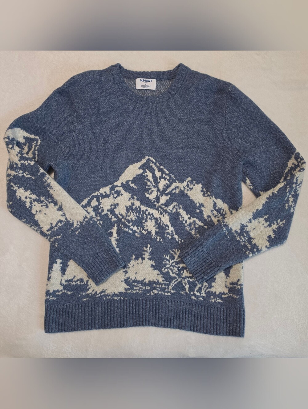 Old Navy Men’s Medium Blue Mountain Landscape Crewneck Sweater